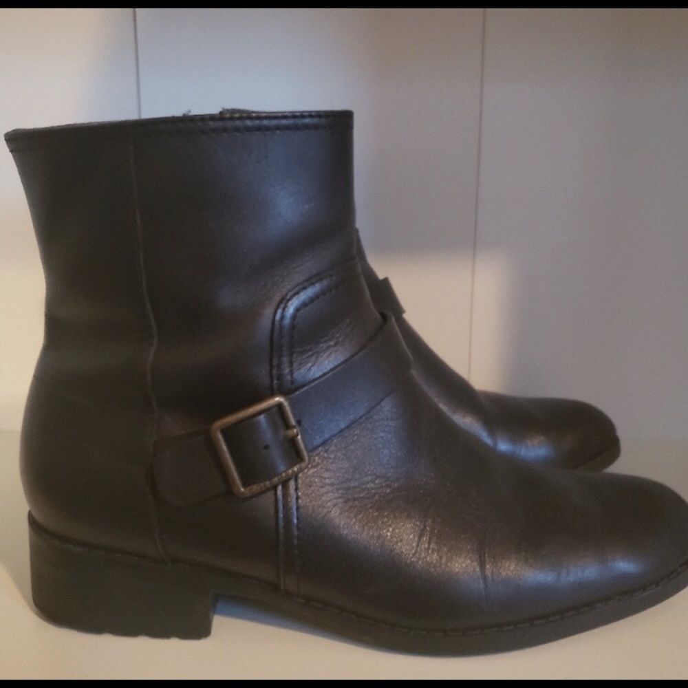 Cole Haan Ankle Boots - Waterproof - Size 8.5